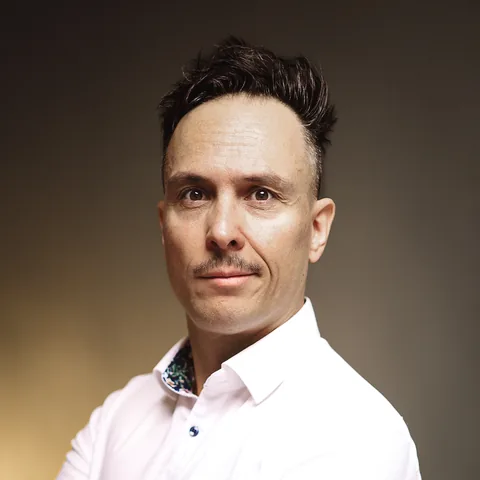 Vartik Péter